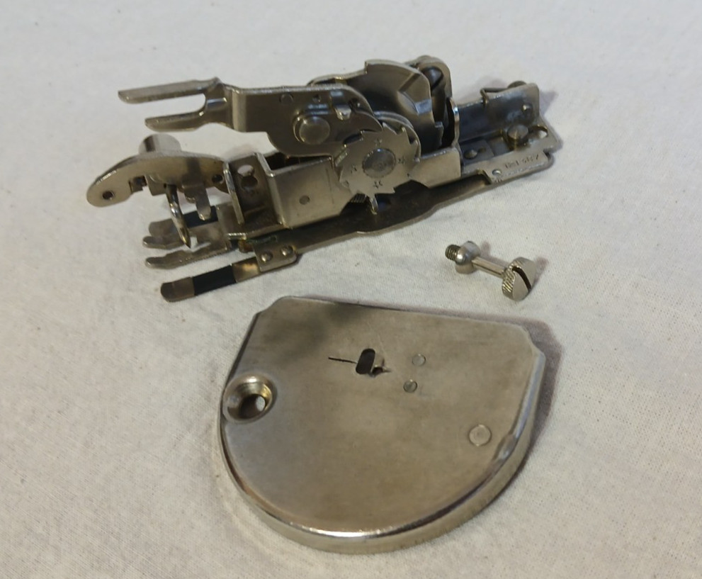 Singer Sewing Machine Hemstitcher & Picot Edger 121387 & Plate 12138 for 15-91