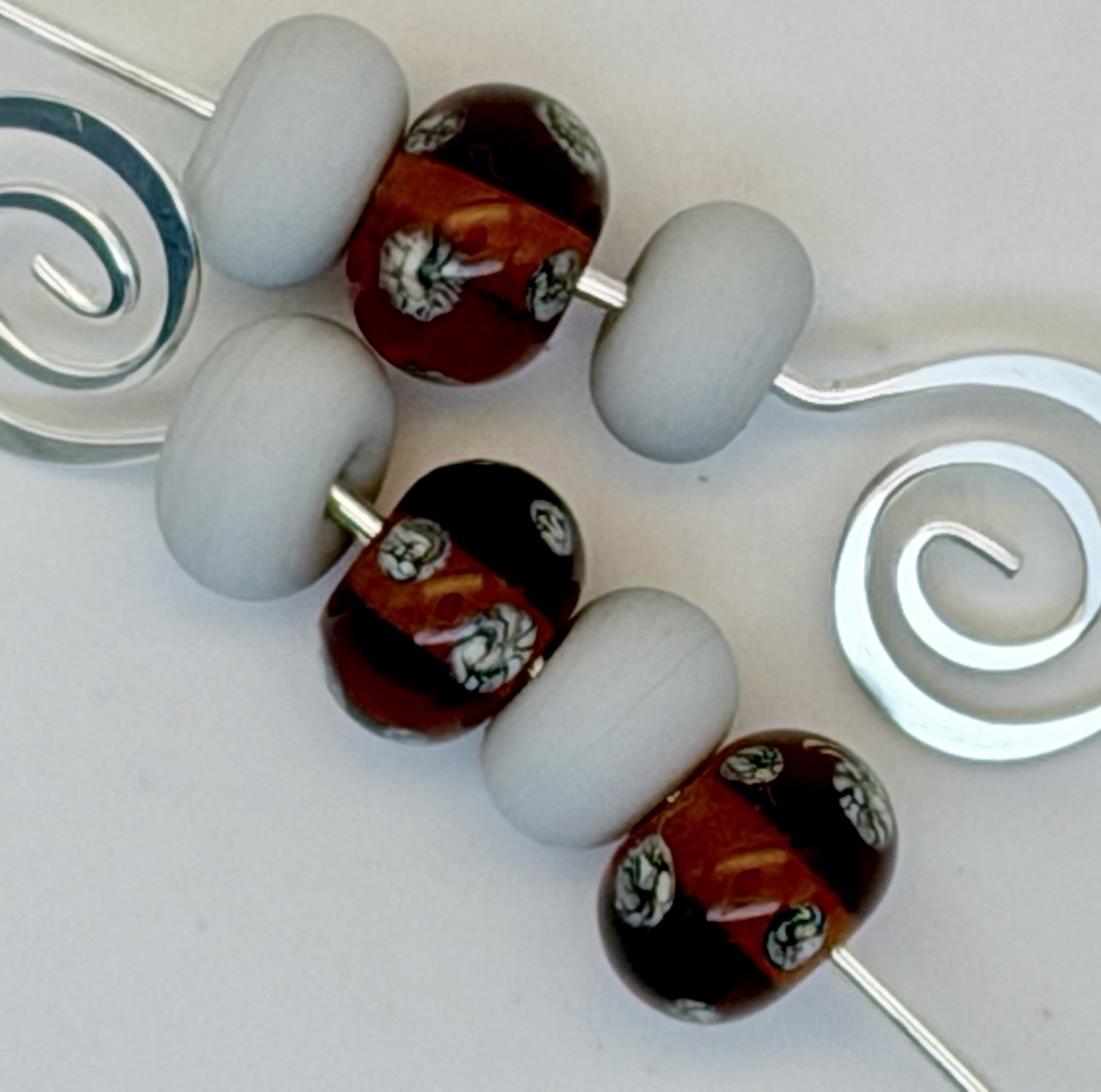 Lot Of 7 Handmade Artisan Lampwork Beads Beading Crafts 8mm Gray & Amber