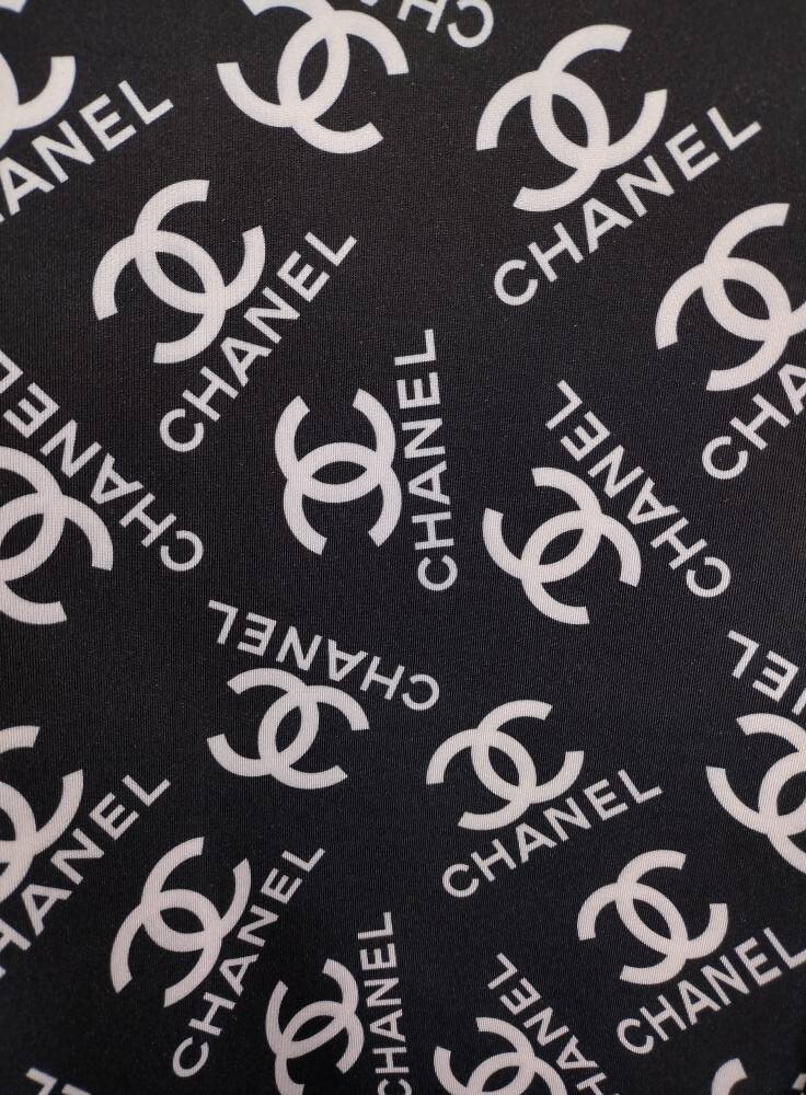 1 yard pre owned used fabric print spandex 4 way stretch