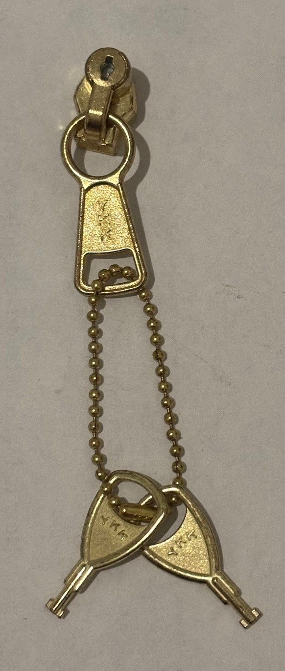 YKK Locking Zipper from Samsonite with Keys