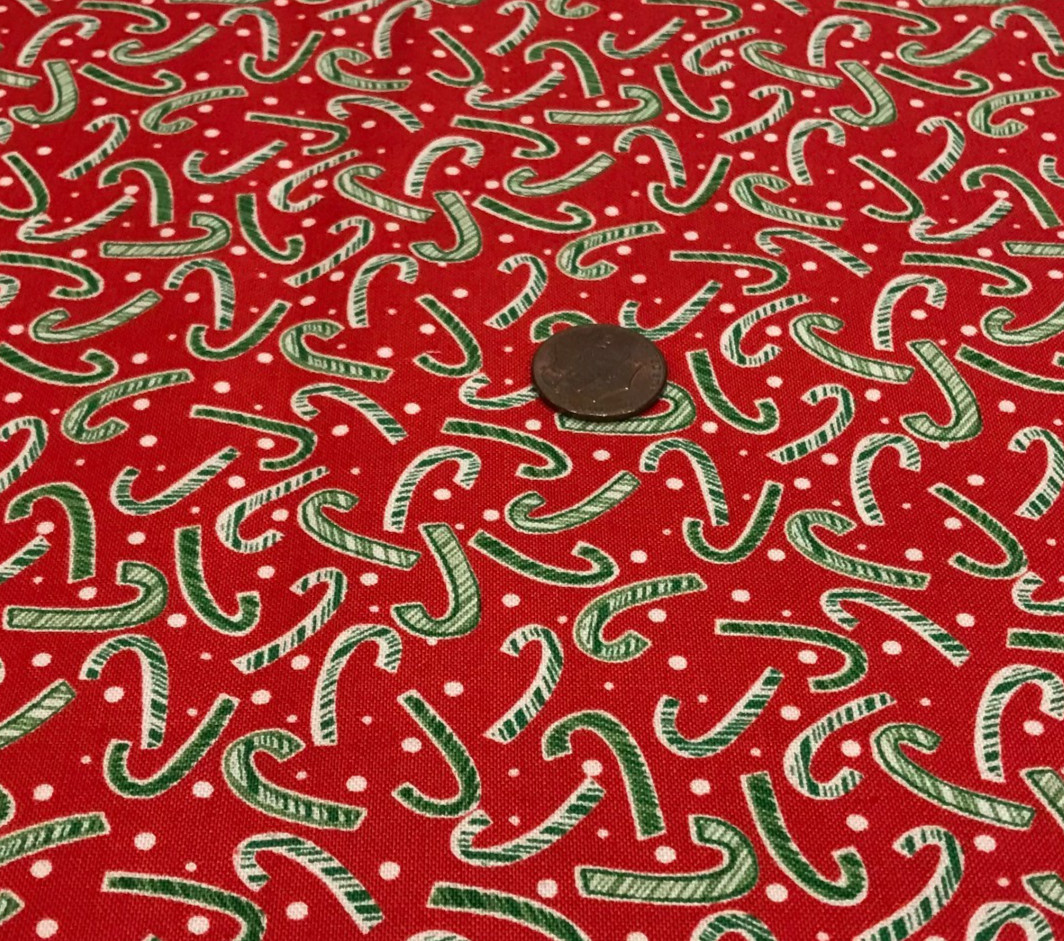Maywood*Christmas*Green Candy Canes Gold Trimmed * on Red* 100% Cotton*8″ x22″