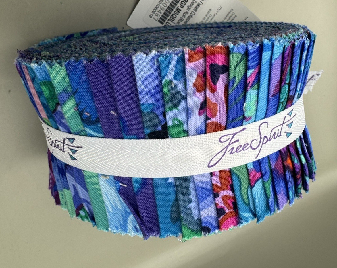 Kaffe Fassett Collective KFC Stash Free Spirit 40 pcs Design Roll Blue Floral