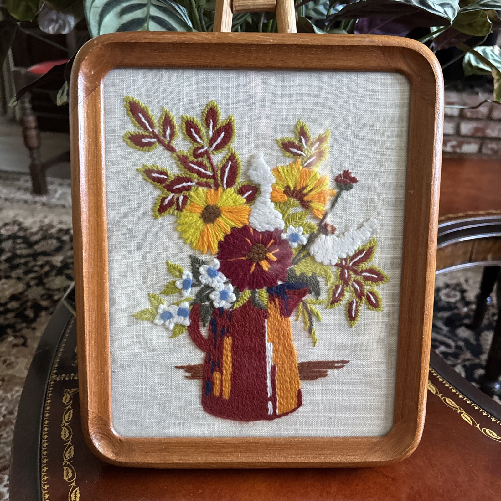 Vintage 70s Embroidery Crewel Finished Framed Flowers 💐 pitcher11.5-9.25 Retro