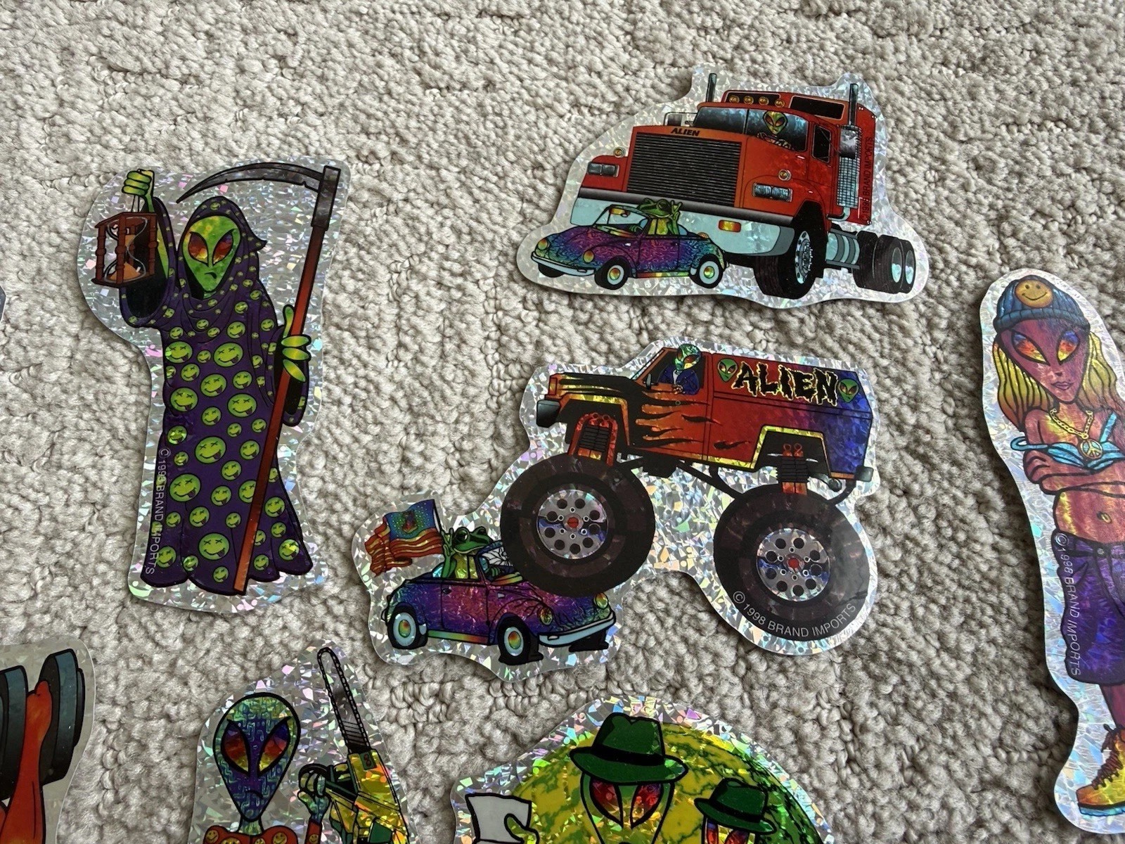 Lot of 16 Vtg 90’s Psychedelic Alien Prism Vending Machine Stickers NOS Holo