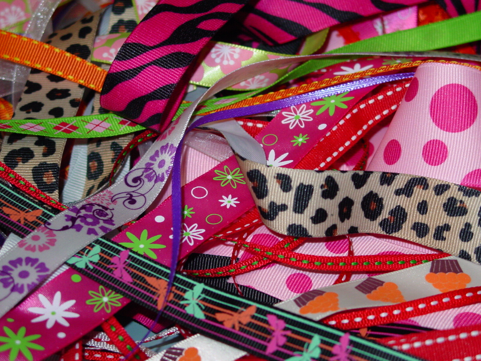 MIXED LOT OF RIBBON GROSGRAIN, SATIN, VELVET DIFFERENT WIDTHS BRAND NEW 10/15/20