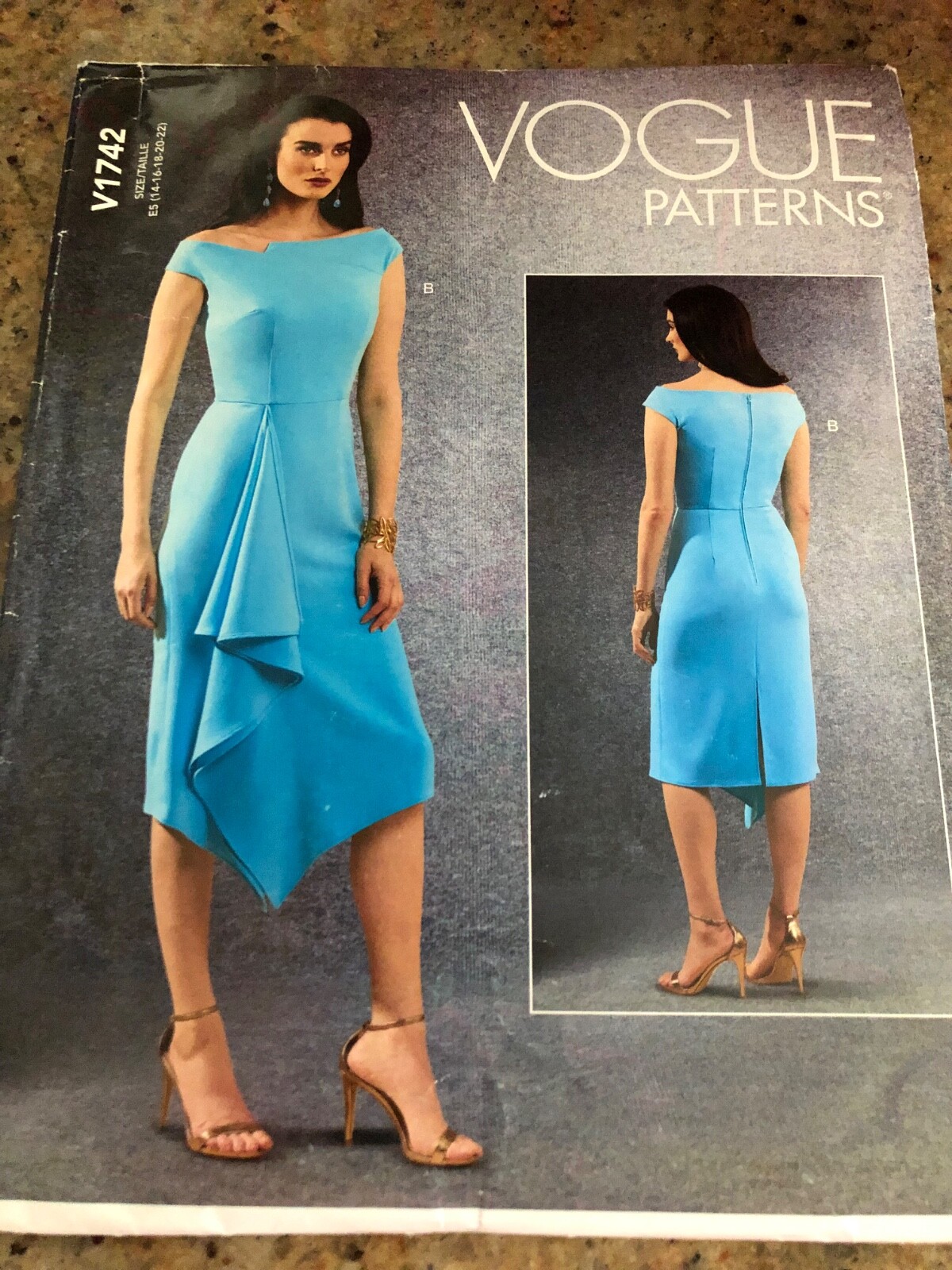 🌺 VOGUE #V1742 – LADIES FITTED OFF SHOULDER DRESS w/DRAPING PATTERN 14-22 FF