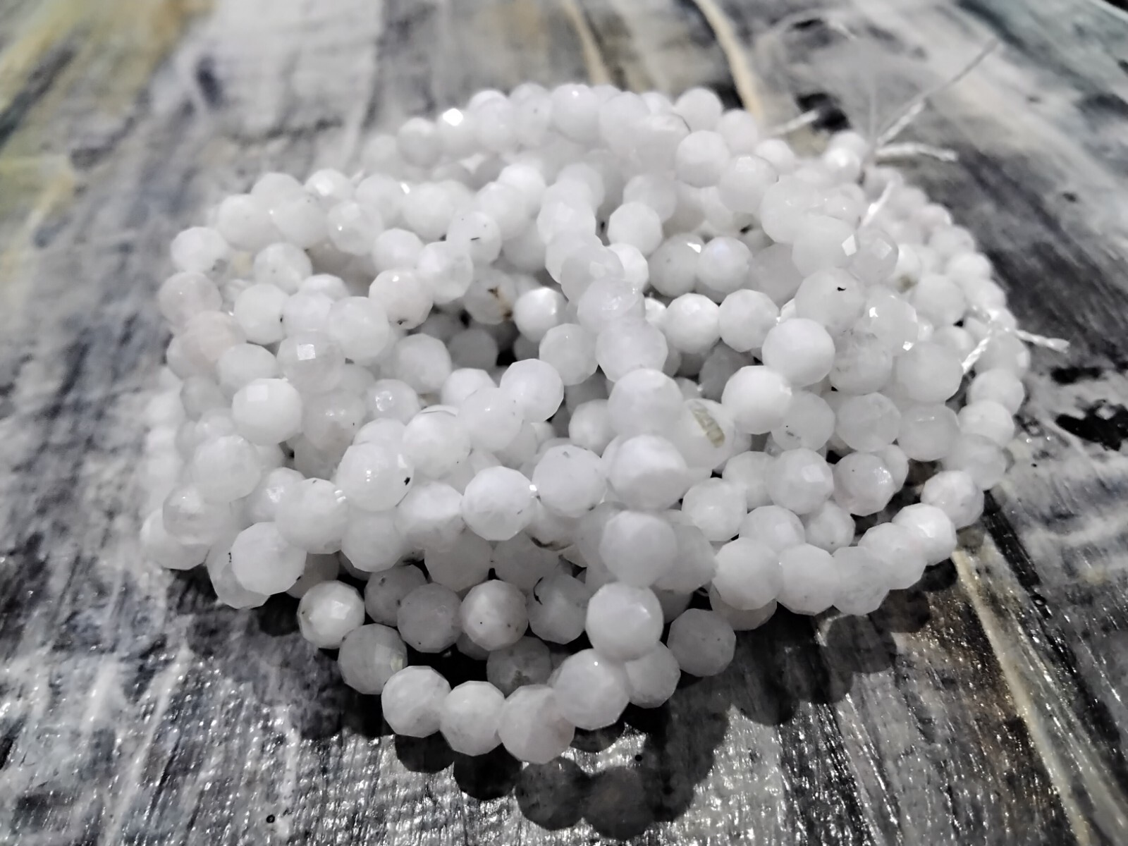 Natural Moonstone, 4mm Round, Faceted, Approx 86-100pcs