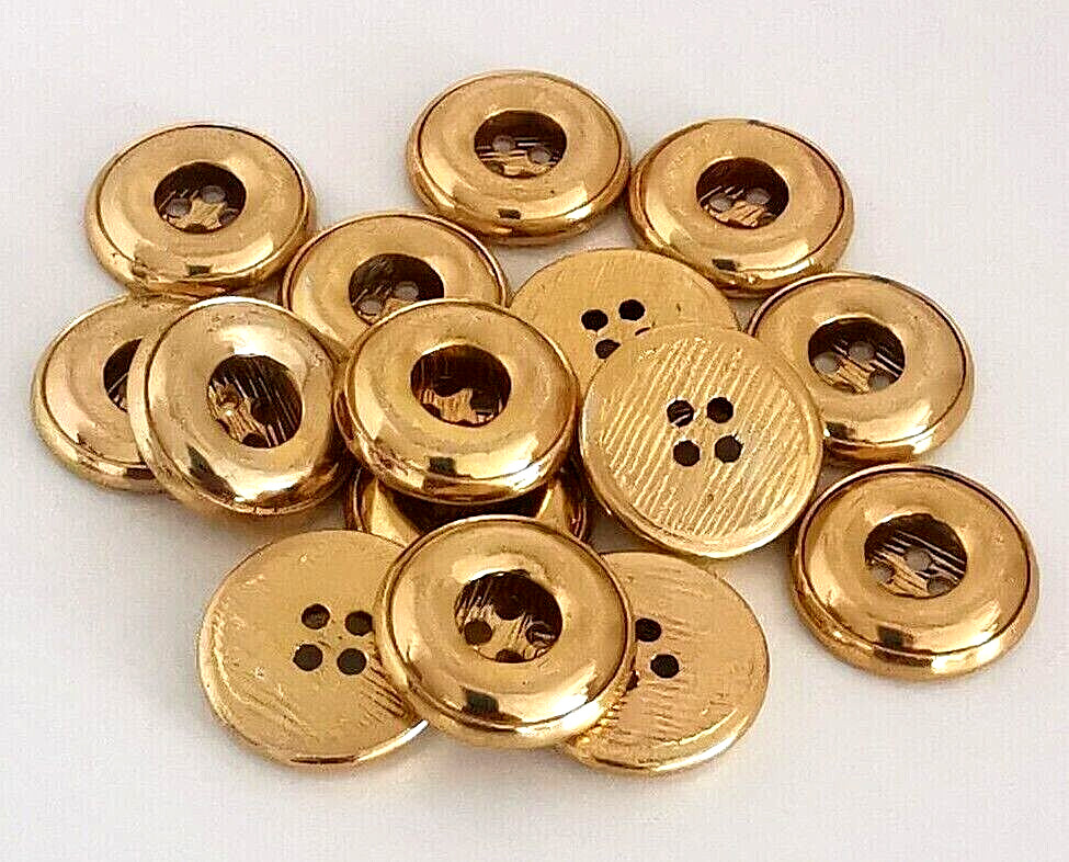 A 28. LOT 15 VINTAGE GOLD METAL BUTTONS (20 cts pcs.) 19 mm.