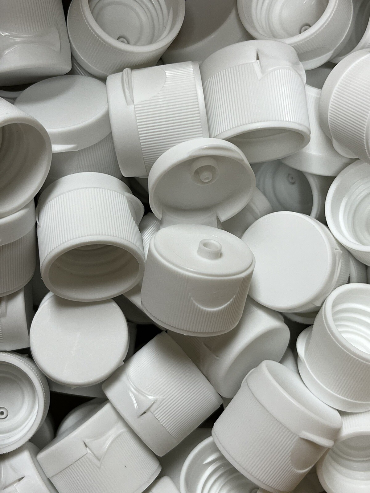 100 pack- 2oz (60mL) Plastic Boston Round Squeeze Bottles (With Caps) GOOD QUAL