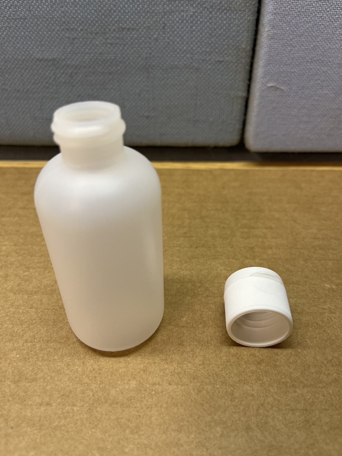 100 pack- 2oz (60mL) Plastic Boston Round Squeeze Bottles (With Caps) GOOD QUAL