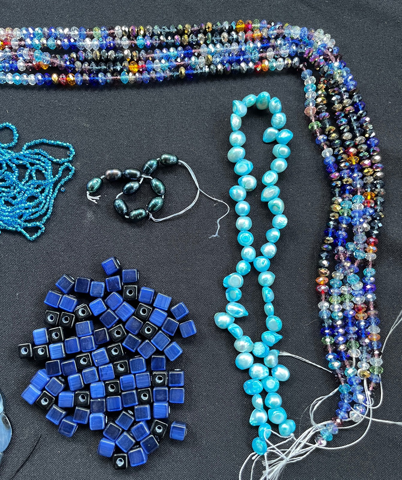 HUGE LOT 900+ various BLUE TURQUOISE MOTHER PEARL CZECH GLASS JEWELRY GEMSTONES