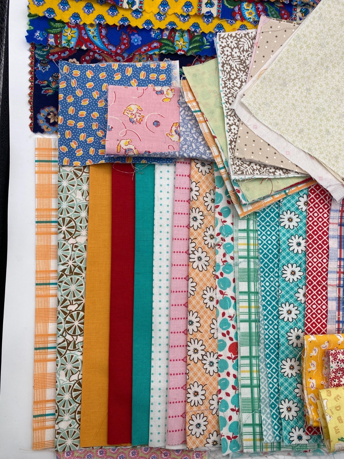 Vintage Quilt Scrap Fabric Bundle 90+ Cotton Squares Blocks Craft huge Lot