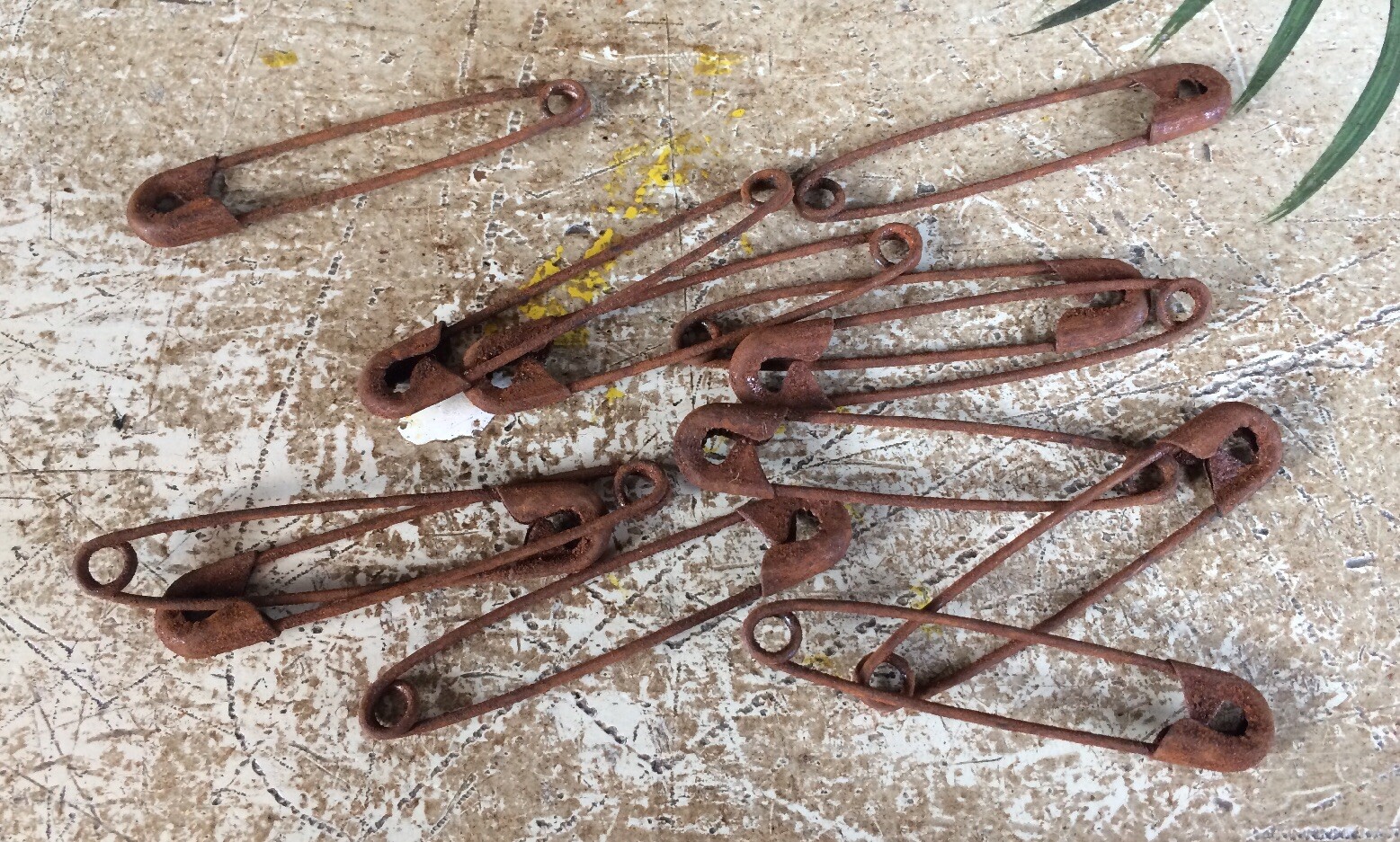 25 Large Primitive 2″ Inch Rusty Safety Pins Pin Rusted Craft Supplies Crafting