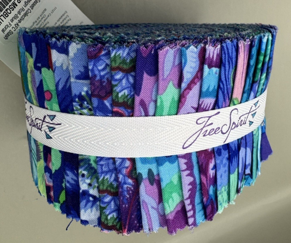 Kaffe Fassett Collective KFC Stash Free Spirit 40 pcs Design Roll Blue Floral
