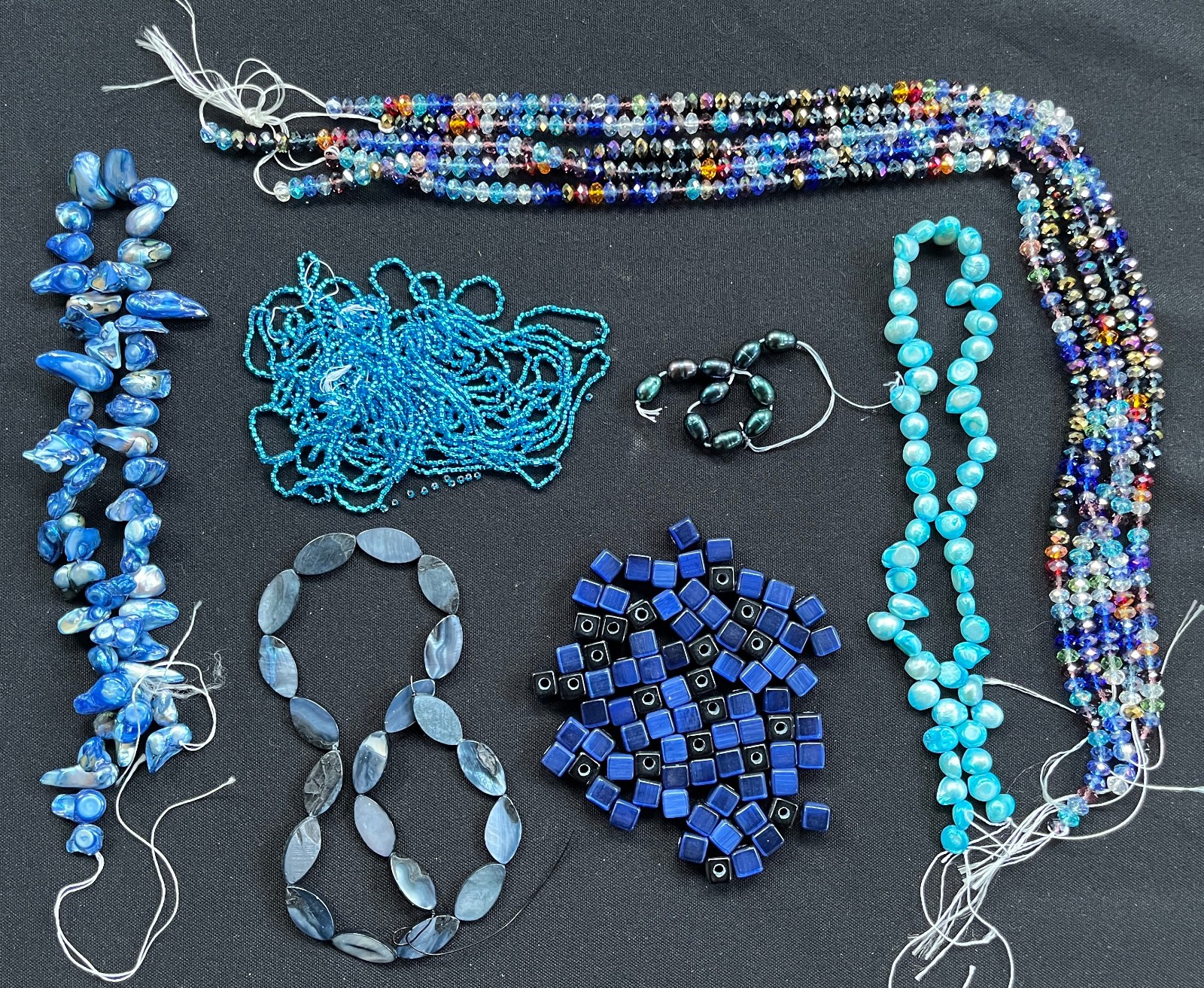 HUGE LOT 900+ various BLUE TURQUOISE MOTHER PEARL CZECH GLASS JEWELRY GEMSTONES