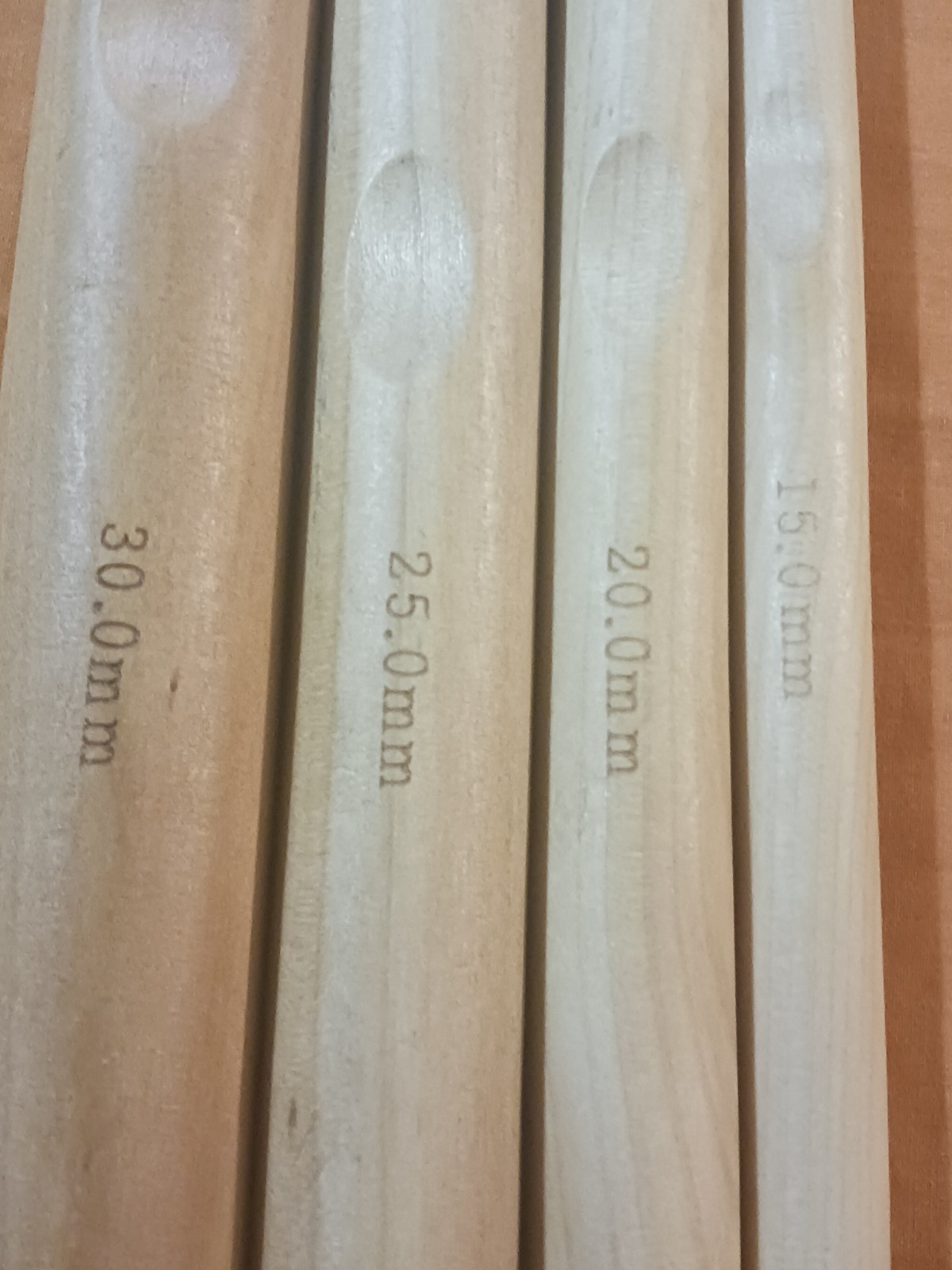 4 large wood Crochet hooks – sizes 15.0mm, 20.0mm, 25.mm, 30.0mm