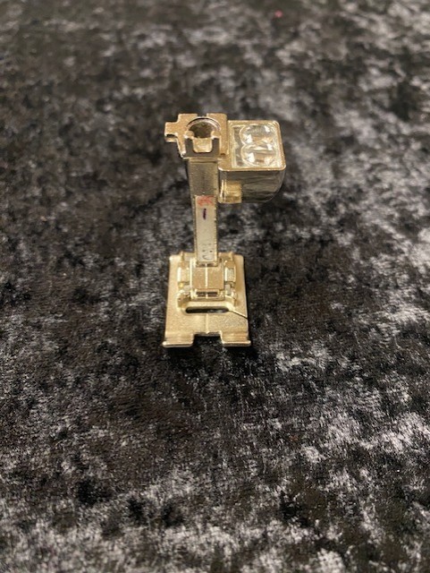 Genuine BERNINA #1C REVERSE PATTERN Presser Foot – NEW Style – 1C 2 Sensor 9mm