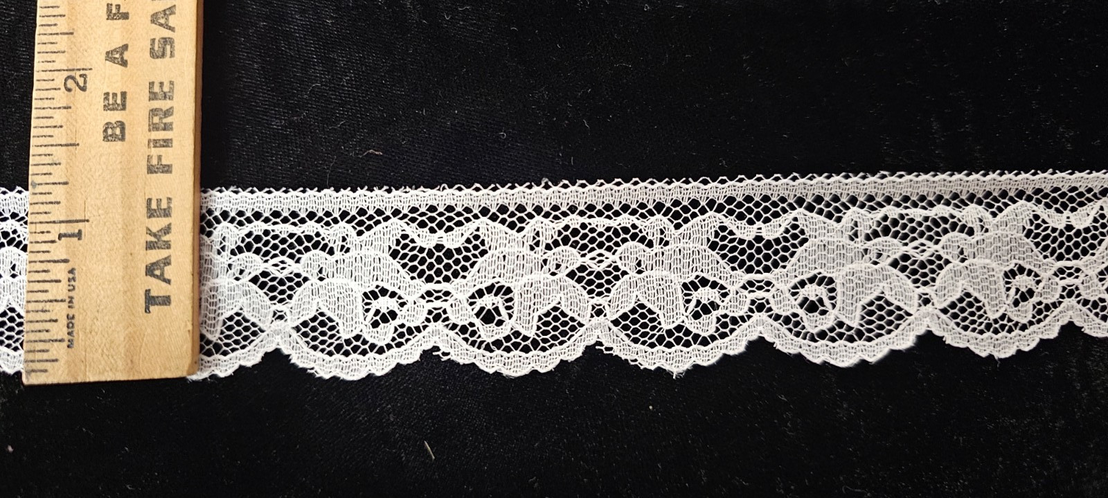 Vintage/Antique, Synthetic 1 1/4″ Lace, 20 Yards