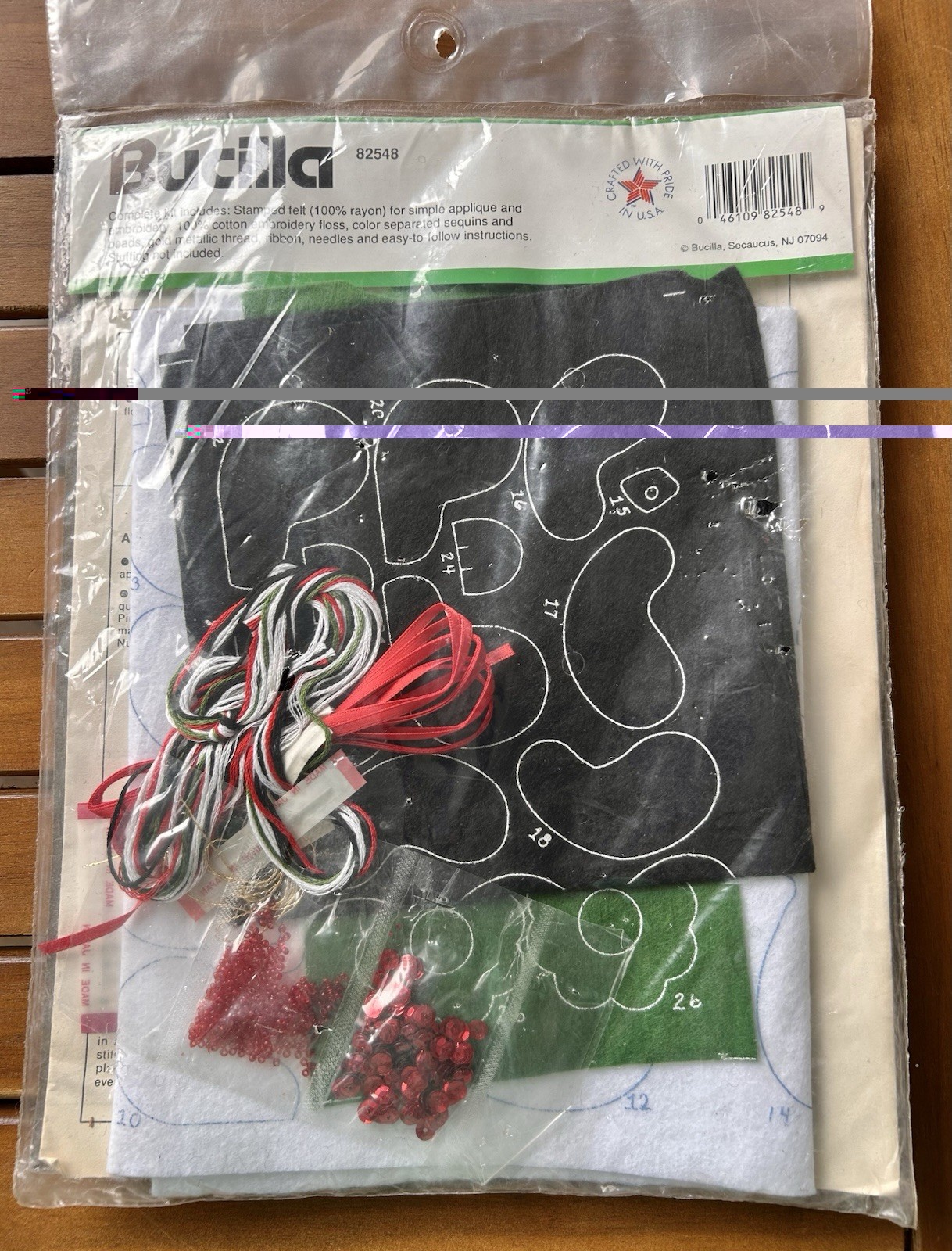 Bucilla Christmas POLAR BEAR & PANDA Wreath Felt Kit Ornaments (4) #82548 Sealed