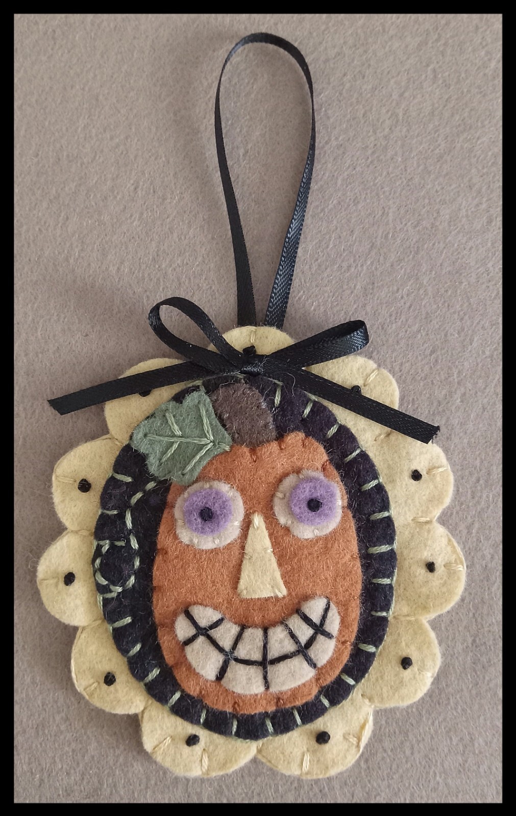 PATTERN!~*Festive Fall*~Autumn/Halloween Ornaments~wool applique~ PATTERN!