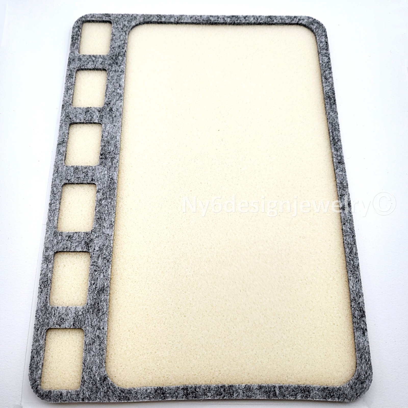 The Beadsmith Treasure Mat Bead Tray – Rectangle 14×11″ Beading Work Surface
