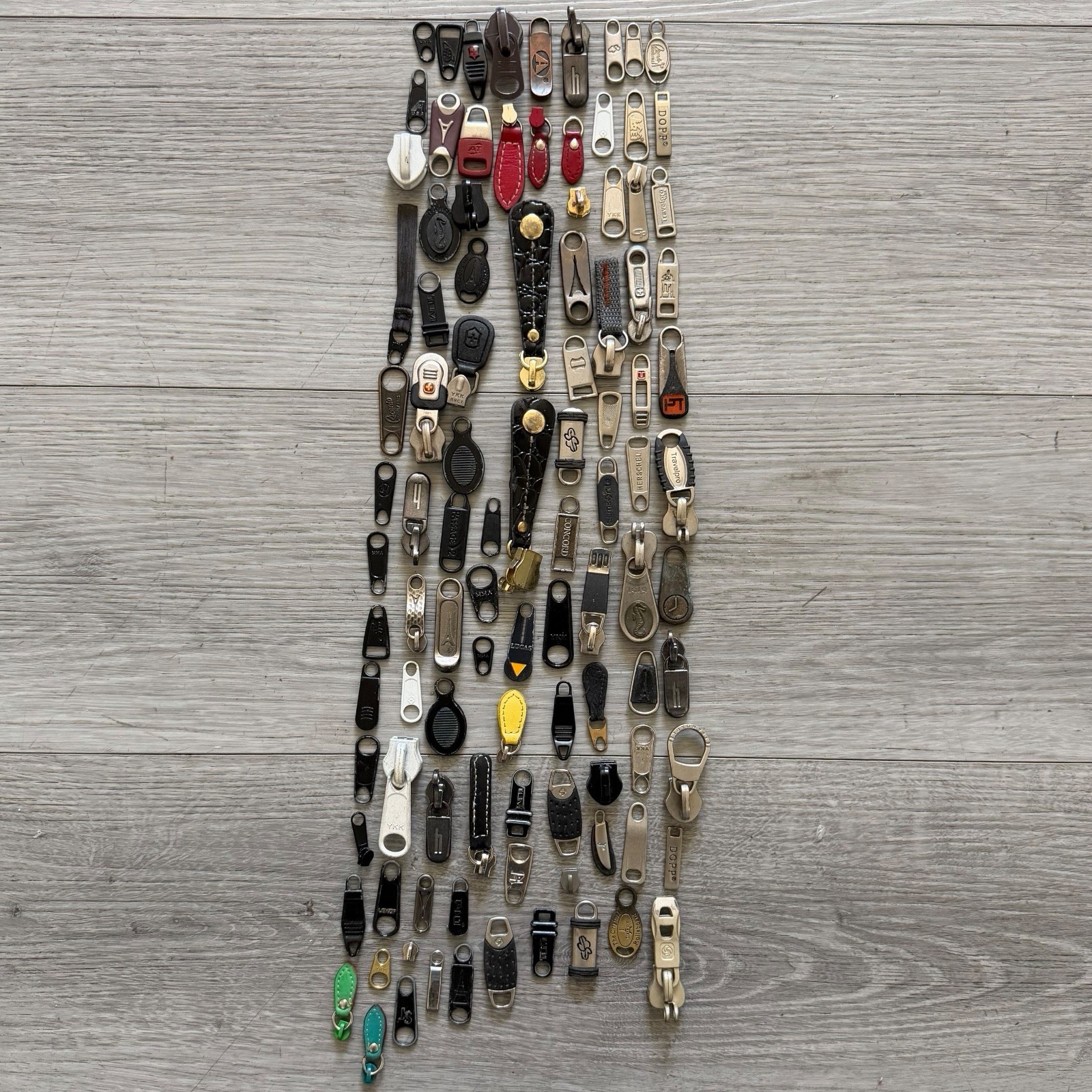 100+ MIXED ZIPPER PULLS – AUTHENTIC OEM HARDWARE FOR GEAR, APPAREL & BAGS